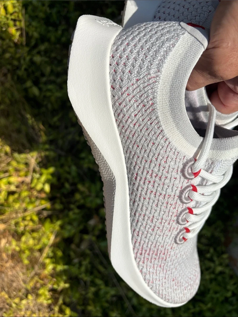 allbirds tree Dasher, men’s size 9 White Knit / Red Accents, new condition